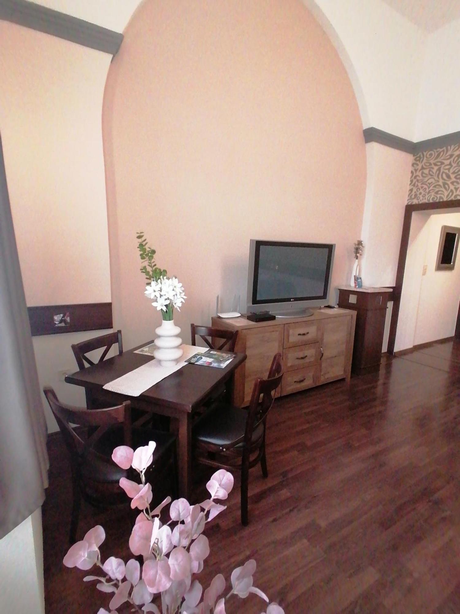 Mohacs Korona Apartman エクステリア 写真