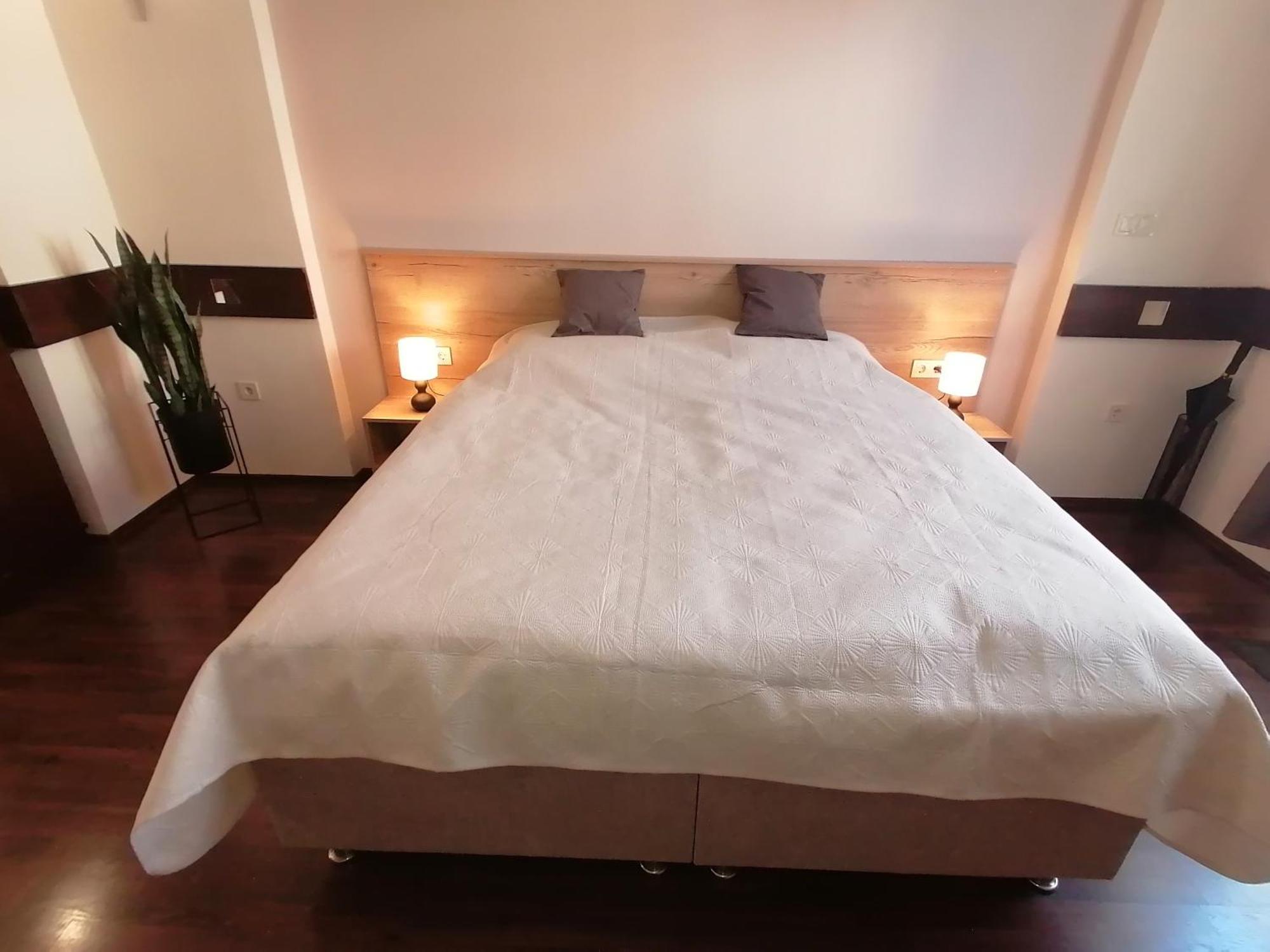 Mohacs Korona Apartman エクステリア 写真
